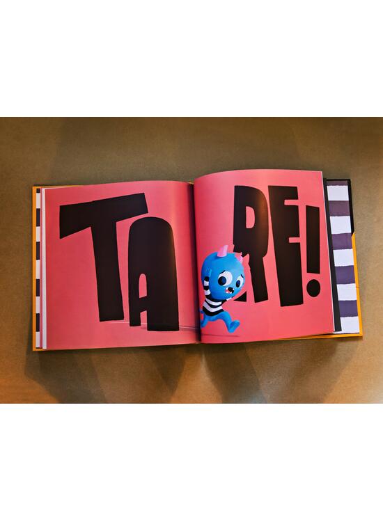 Copertă produs E un monstru la tine-n carte - gallery big 7