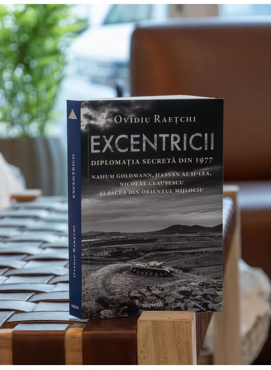 Copertă produs Excentricii - gallery big 3