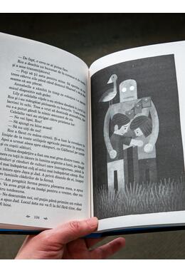 Copertă produs &Icirc;ntoarcere pe insula roboților