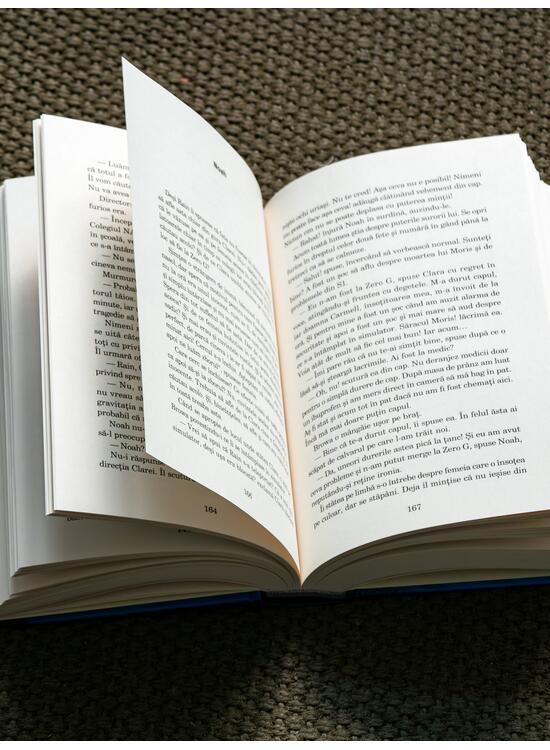 Copertă produs Născuți &icirc;n spațiu - gallery big 5