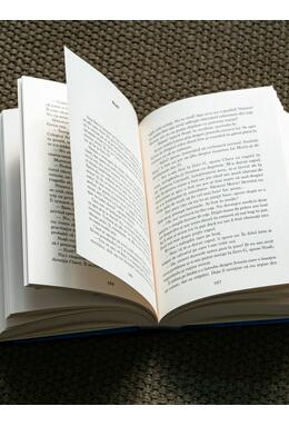 Copertă produs Născuți &icirc;n spațiu