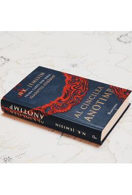 Copertă produs Păm&acirc;ntul sfăr&acirc;mat (#1). Al Cincilea Anotimp